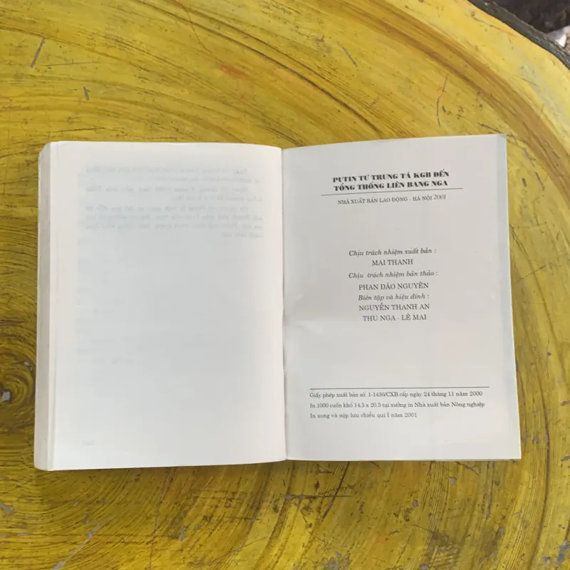 PUTIN TỪ TRUNG TÁ KGB ĐẾN TỔNG THỐNG LIÊN BANG NGA - LÝ CẢNH LONG  1023317