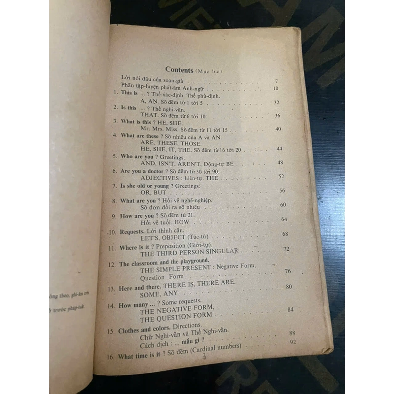 Model English - books 1- sách học tiếng Anh 460992