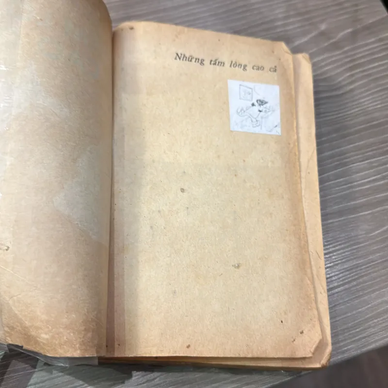 Những tấm lòng cao cả - NXB Hà Nội 1987 996269