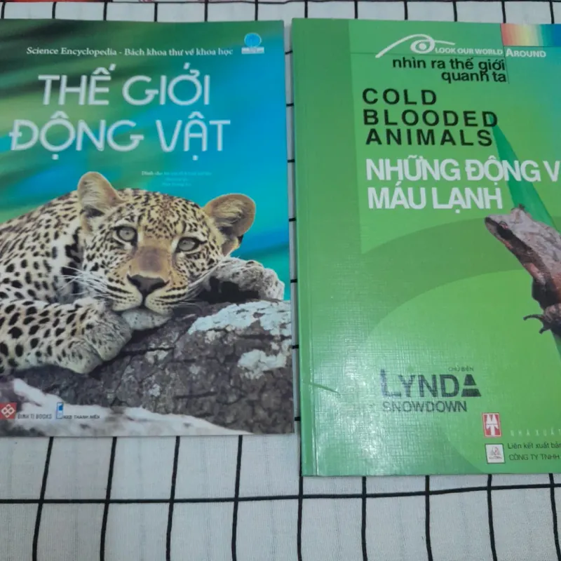 2 sách động vật ảnh màu - THẾ GIỚI ĐỘNG VẬT & ĐỘNG VẬT MÁU LẠNH (Cold blood) 567604