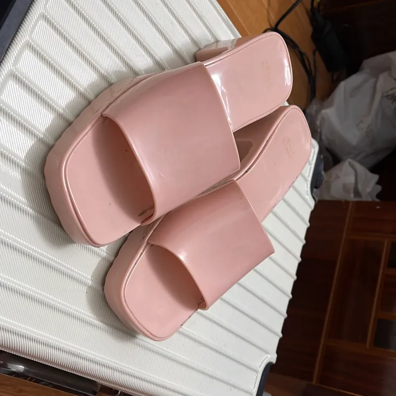 Dép hiệu Jelly Bunny cao gót su nguyên khối màu hồng phấn 931237