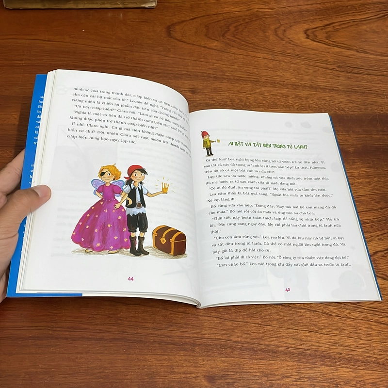 II Sách Thiếu Nhi: Giải Thích Dùm Em _  Các Phi Hành Gia Đi Vệ Sinh Vào Đâu? - 2017 497966