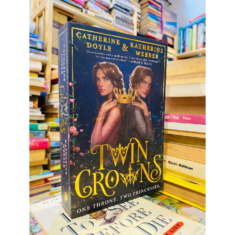 TWIN CROWNS - CATHERINE DOYLE & KATHERINE WEBBER 122263