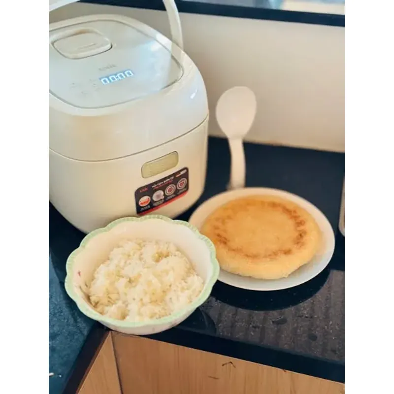 Nồi cơm điện lòng gốm cao cấp UNIE URC818P, Có chế độ cơm cháy độc đáo 799340