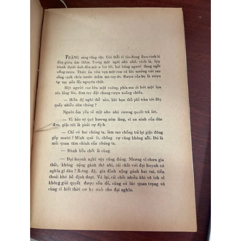 Biên thuỳ truyện ký 703393