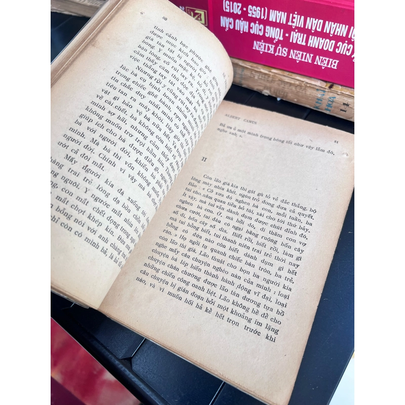 Bề trái và bề mặt - Camus (1967) 301217