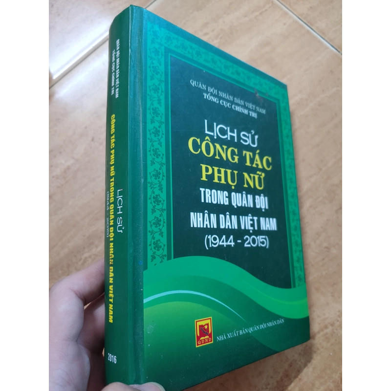 Lịch sử công tác phụ nữ trong quân đội nhân dân Việt Nam (sách mới) 224114