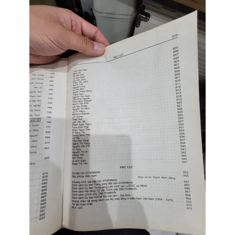 Chung một bóng cờ 596191