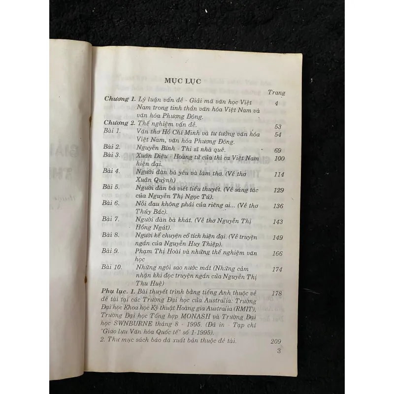 Giải mã văn học Việt Nam theo tinh thần văn hoá-  có chữ ký  1002898