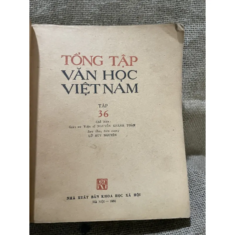 Trong tập văn học tập 36- thơ văn Hồ Chí Minh - 920 trang  958660