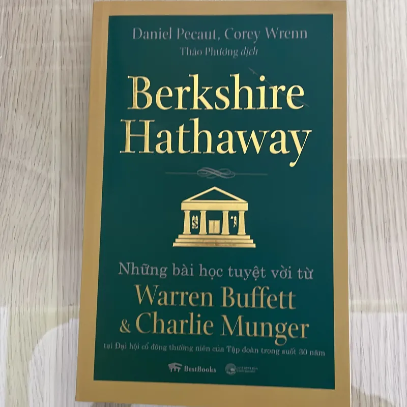 Berkshire Hathaway: Những Bài Học Tuyệt Vời Từ Warren Buffett Và Charlie Munger  990774