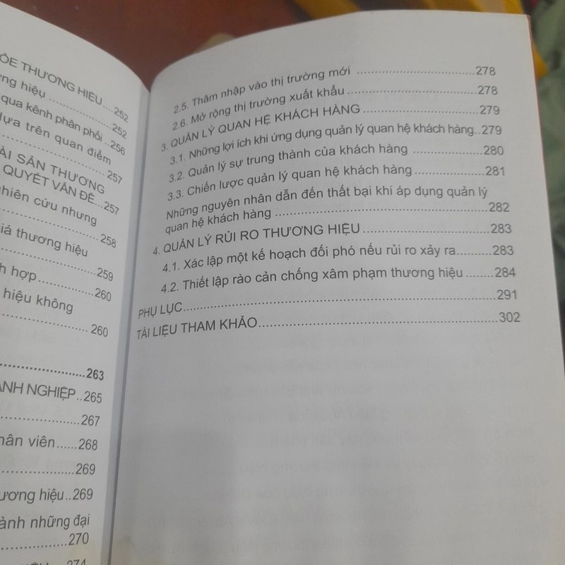 Ts. Bùi Văn Quang - QUẢN TRỊ THƯƠNG HIỆU, lý thuyết và thực tiễn 407039