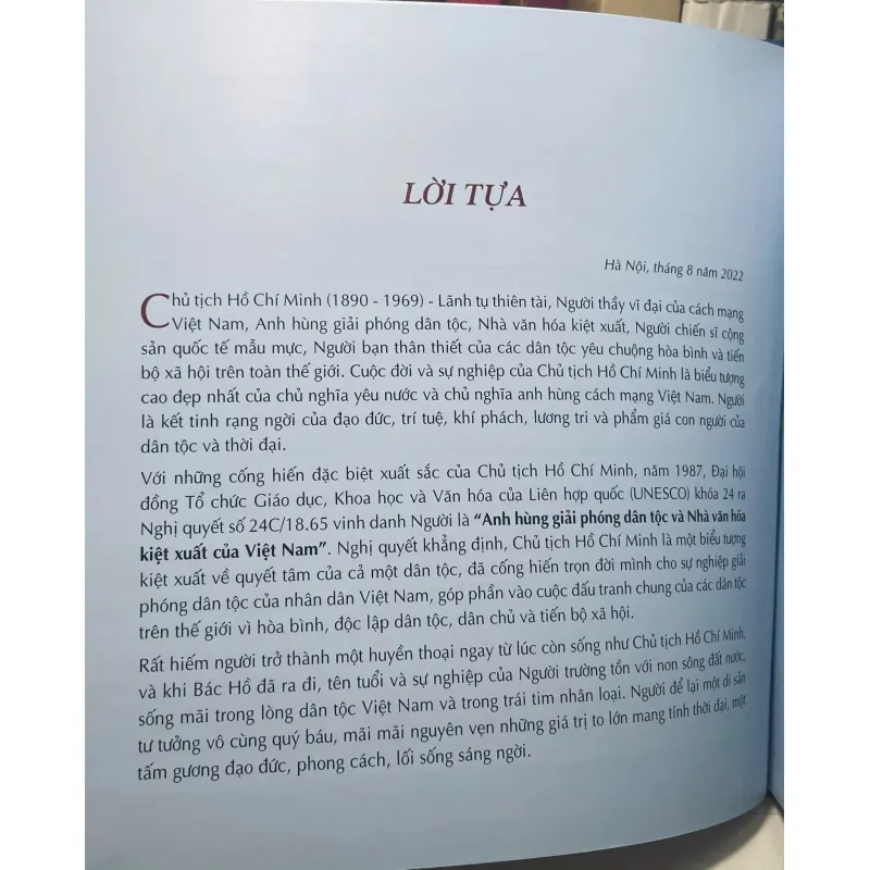 SÁCH TÌNH CẢM CỦA NHÂN DÂN THẾ GIỚI VỚI CHỦ TỊCH HỒ CHÍ MINH 700695