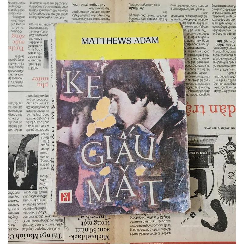 Kẻ giấu mặt - tiểu thuyết của Matthews Adam 716901