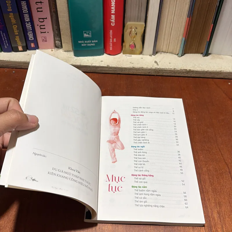II Sách Yoga: 52 Thế Yoga Hiệu Quả Và Dễ Tập - Khoa Văn - 2016 796352