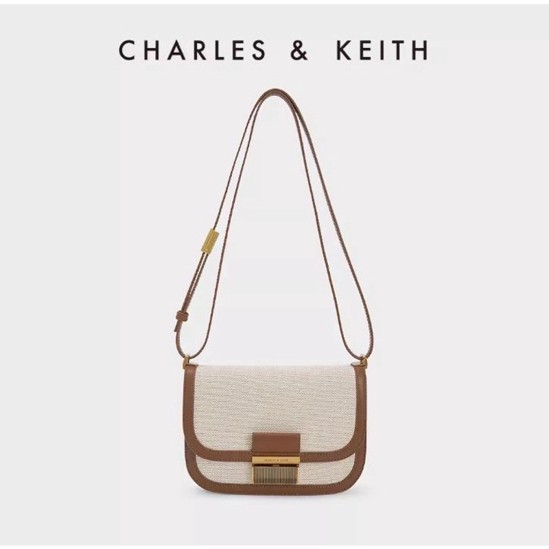 Túi Charles & Keith đeo chéo 20cm 461788