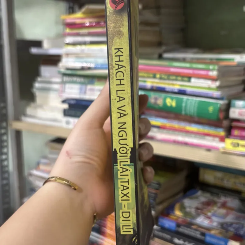 Khách lạ và người lái taxi 🌊 572588