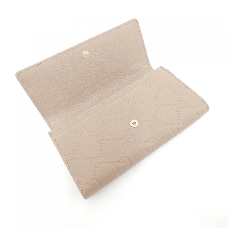 Ví GG EMBLEM 815922 AAEEM của Gucci 621622