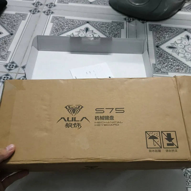 aula s75 pro dùng 3 ngày không hợp nên pass ạ 564756