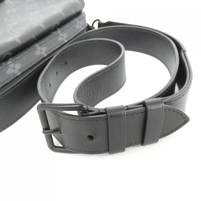 Túi đeo chéo Louis Vuitton Monogram Eclipse Steamer M45585 610613