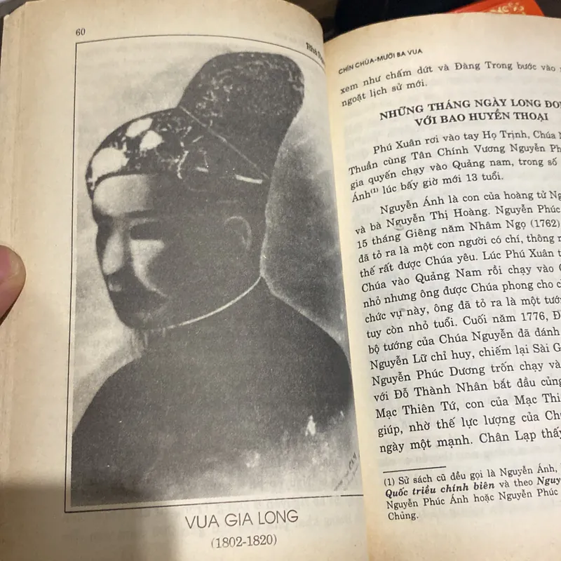 NHÀ NGUYỄN - CHÍN CHÚA, MƯỜI BA VUA (XB 2002) 699282