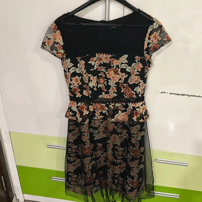Đầm peplum ren hoa nâu tây Tri’C 507967