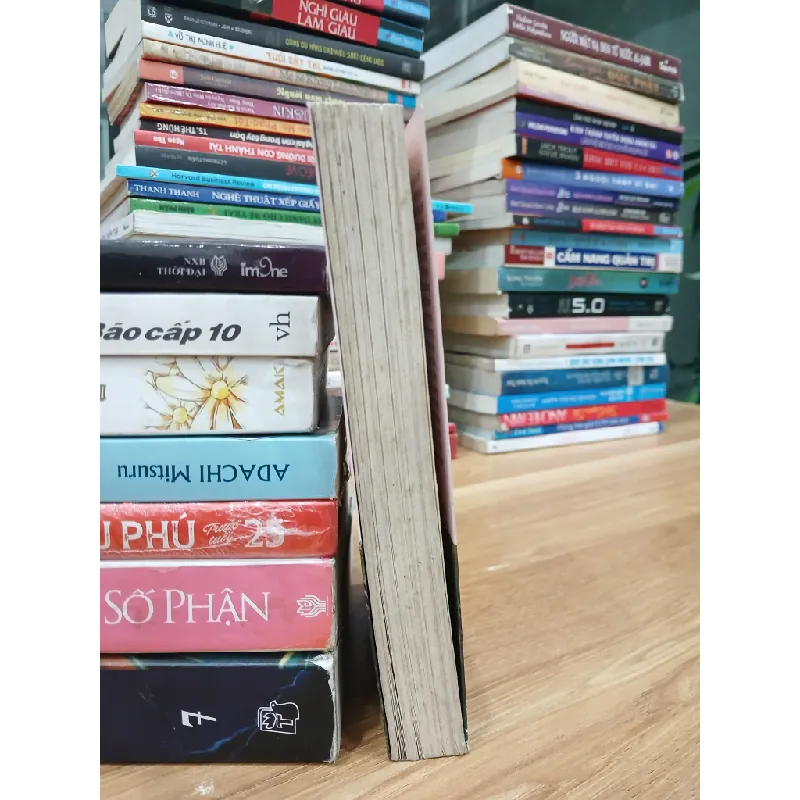Adam & Eva — Cùng một tác giả được in bởi Phương Đông 576804