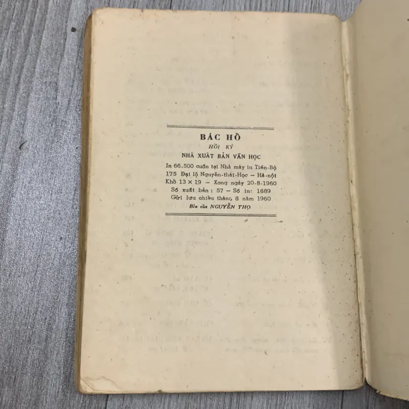 Hồi ký bác hồ 1960. 10a1 1025682