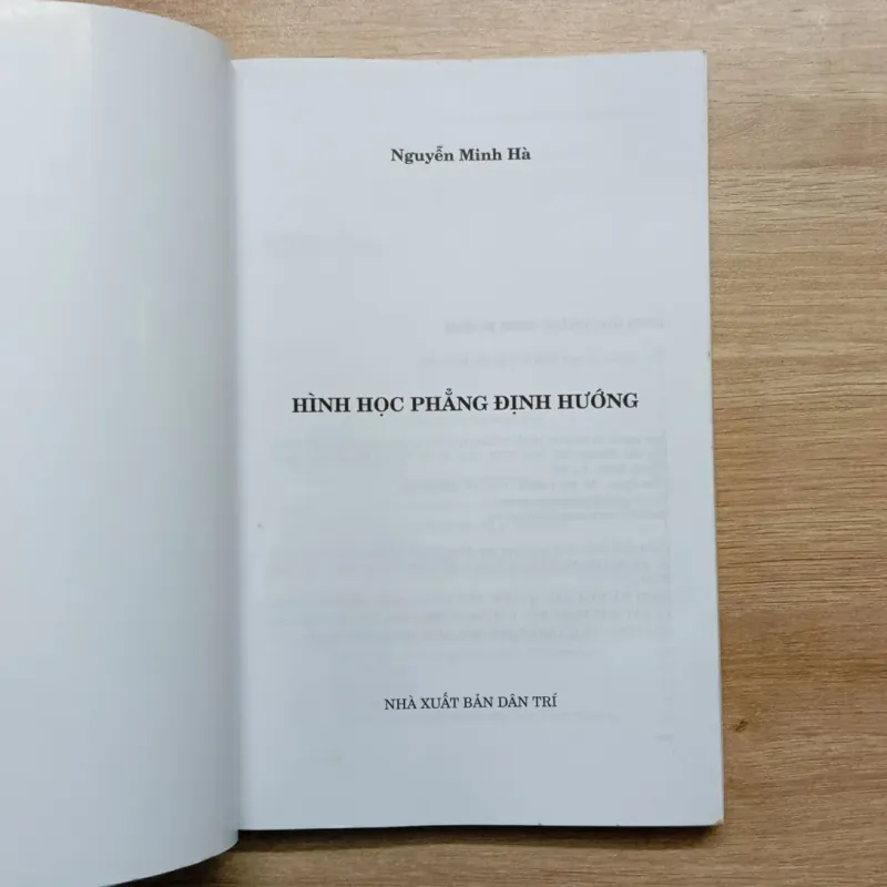 Sách Hình học phẳng định hướng 931209