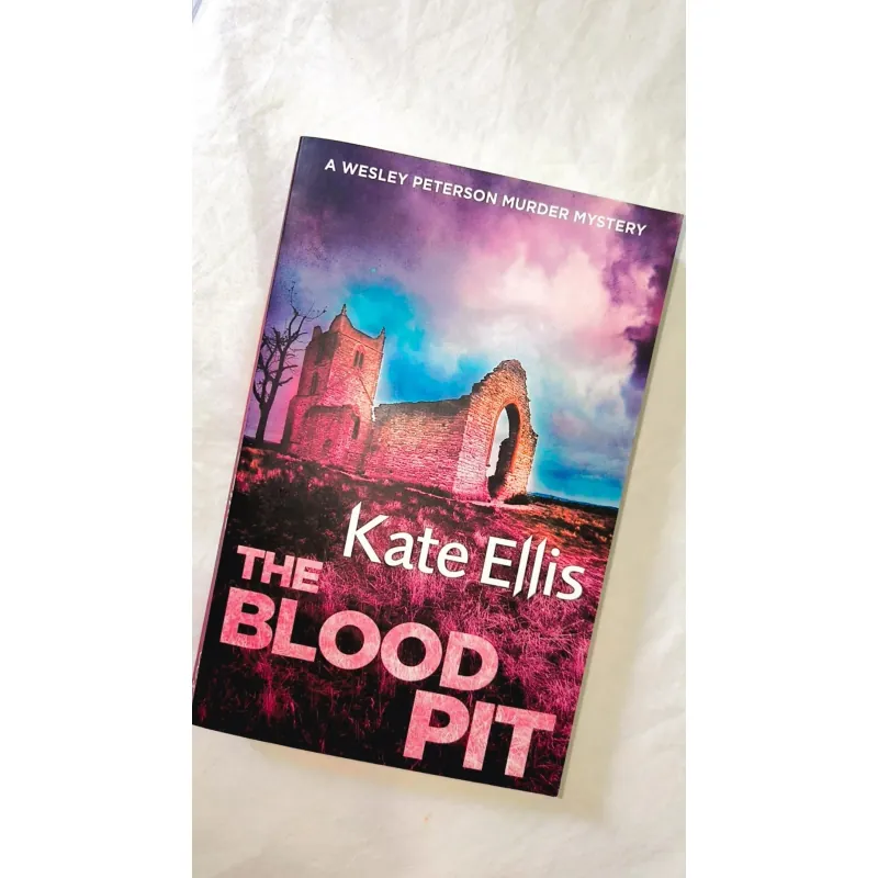 Crime / Mystery / Thriller – Kate Ellis | THE BLOOD PIT 749578