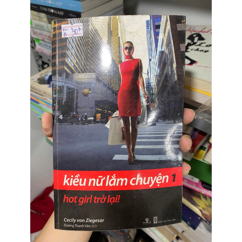 Sách Kiều nữ lắm chuyện 1 - Hot girl trở lại 551458