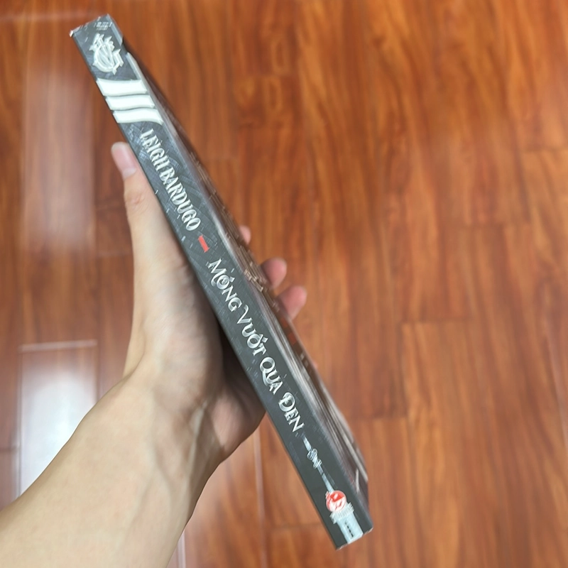 Sách - Móng Vuốt Quạ Đen (I) - Sáu Kẻ Bất Hảo - Tặng kèm 01 Bookmark 499273