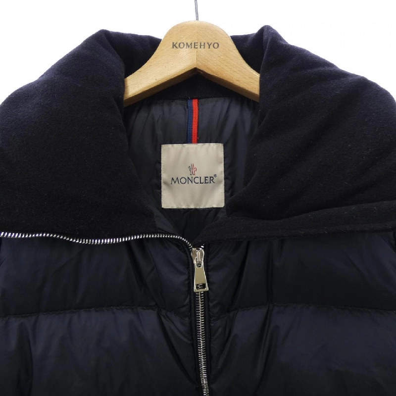 Áo khoác lông vũ MONCLER 640178