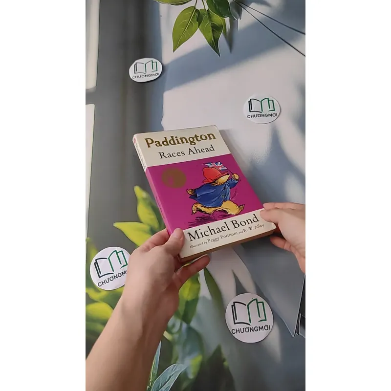 Paddington Races Ahead - Michael Bond 1033586