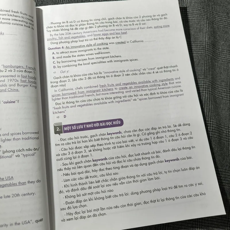 Tự học đột phá Chuyên Đề Đọc Hiểu Tiếng Anh - Hoàng Đào (chủ biên) - Giá bìa 139k 697703