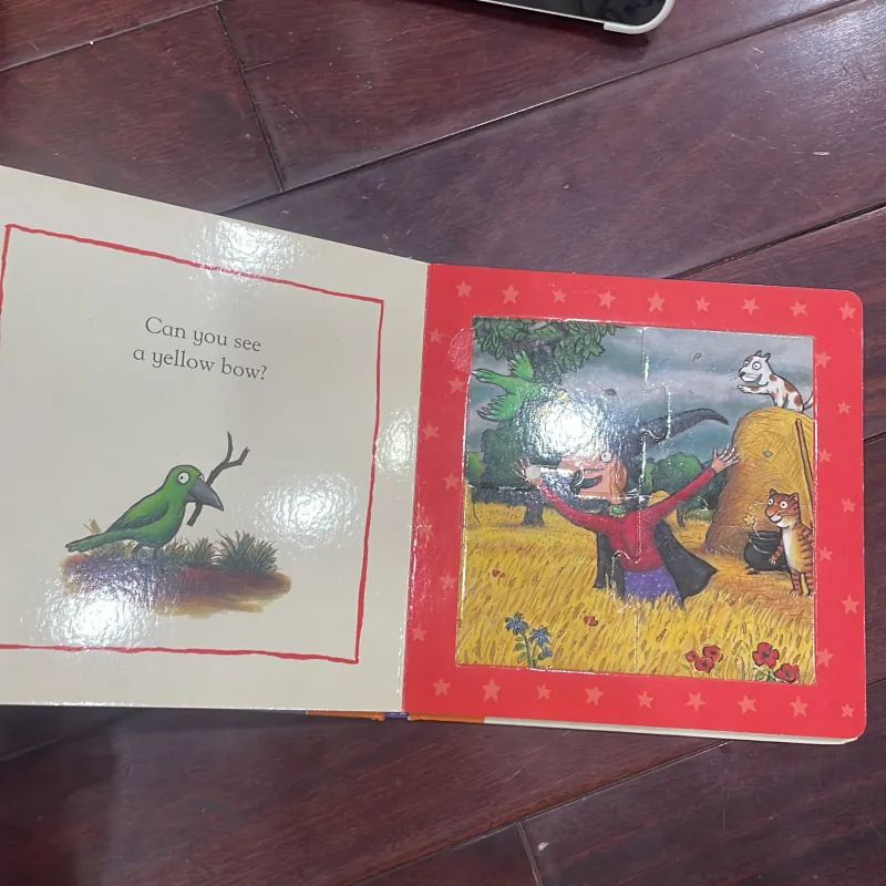 NGOẠI VĂN - sách tiếng anh trẻ em : Room on the Broom - Jigsaw Book - Julia Donaldson 1028090