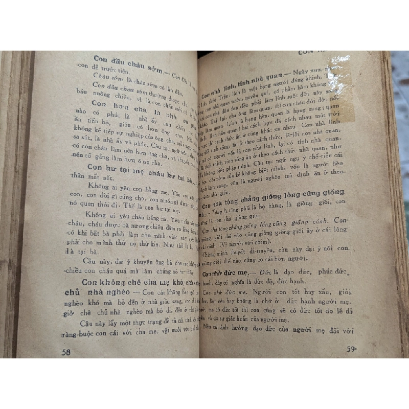 TỤC NGỮ LƯỢC GIẢI - LÊ VĂN HOÈ 129185