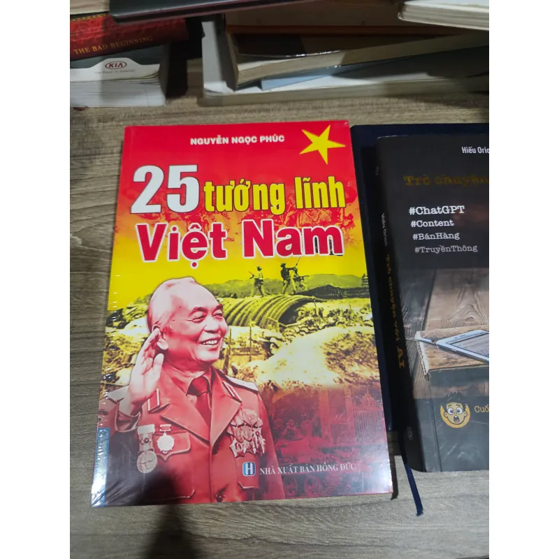25 tướng lĩnh Việt Nam (mới 100%)
105k (bìa 150k) 996788