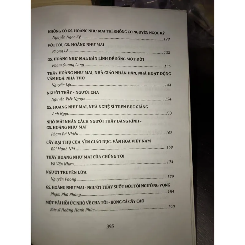 Giáo sư - Nhà giáo nhân dân Hoàng Như Mai với đồng nghiệp và môn sinh 762518