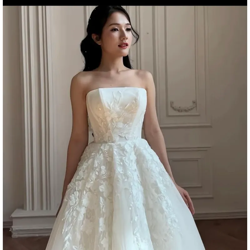 Váy cô dâu quây tách rời, size S, váy trắng ánh lên màu hồng nude  1009792
