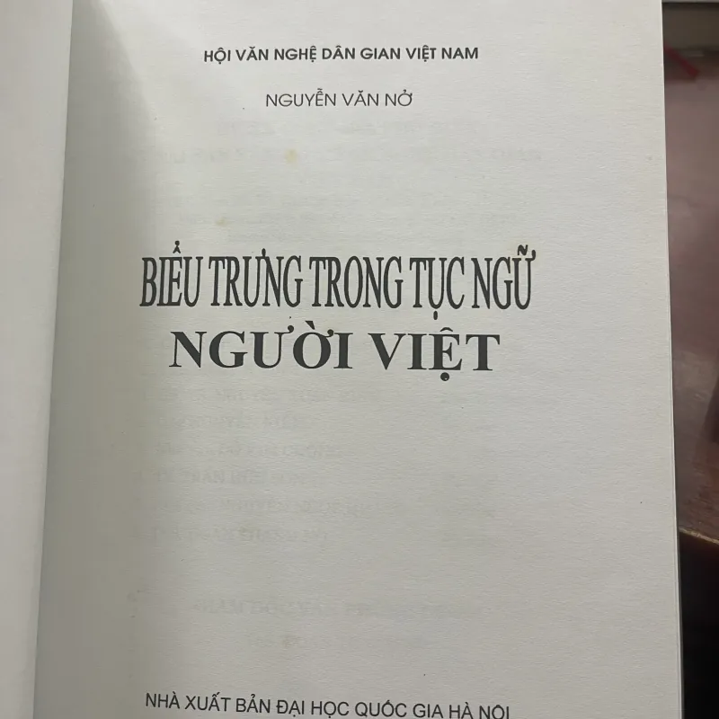 BIỂU TRƯNG TRONG TỤC NGỮ NGƯỜI VIỆT - NGUYỄN VĂN NỞ 936052