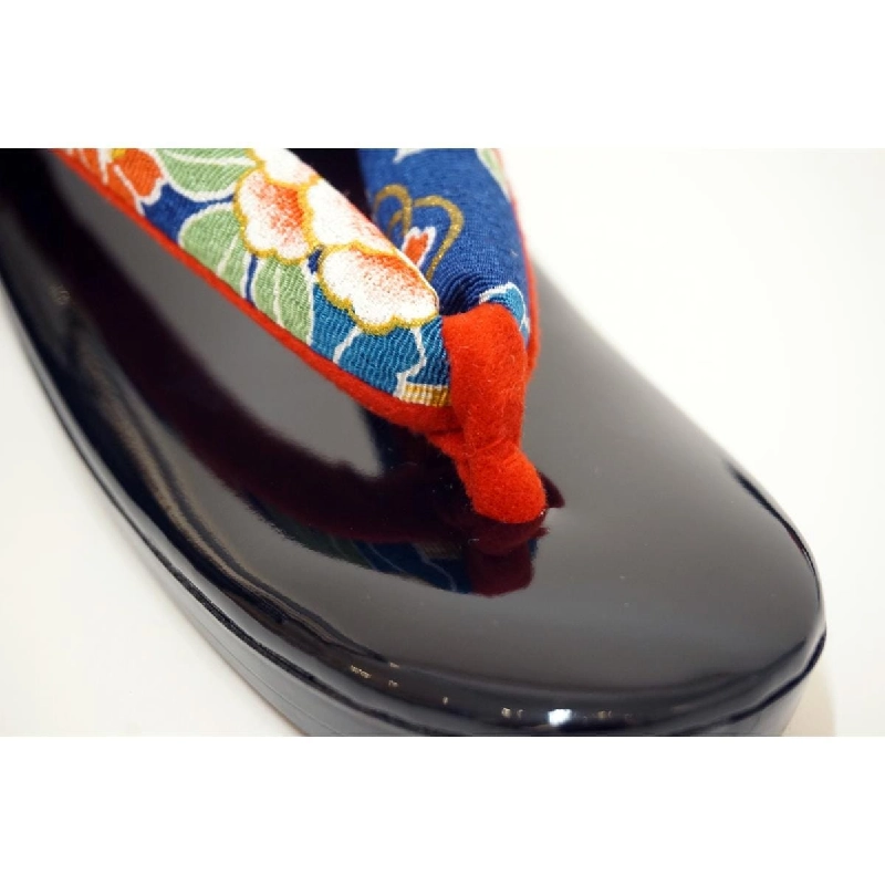 Dép nữ M size - Hàng hiệu Authentic 884127