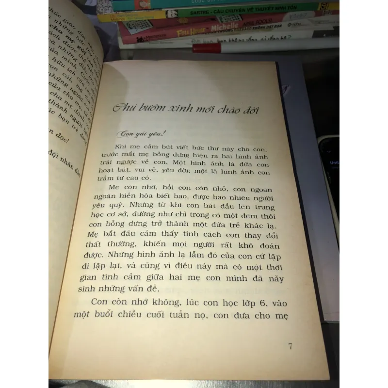 Thư cha mẹ gửi con gái - Nhiều tác giả  1000145