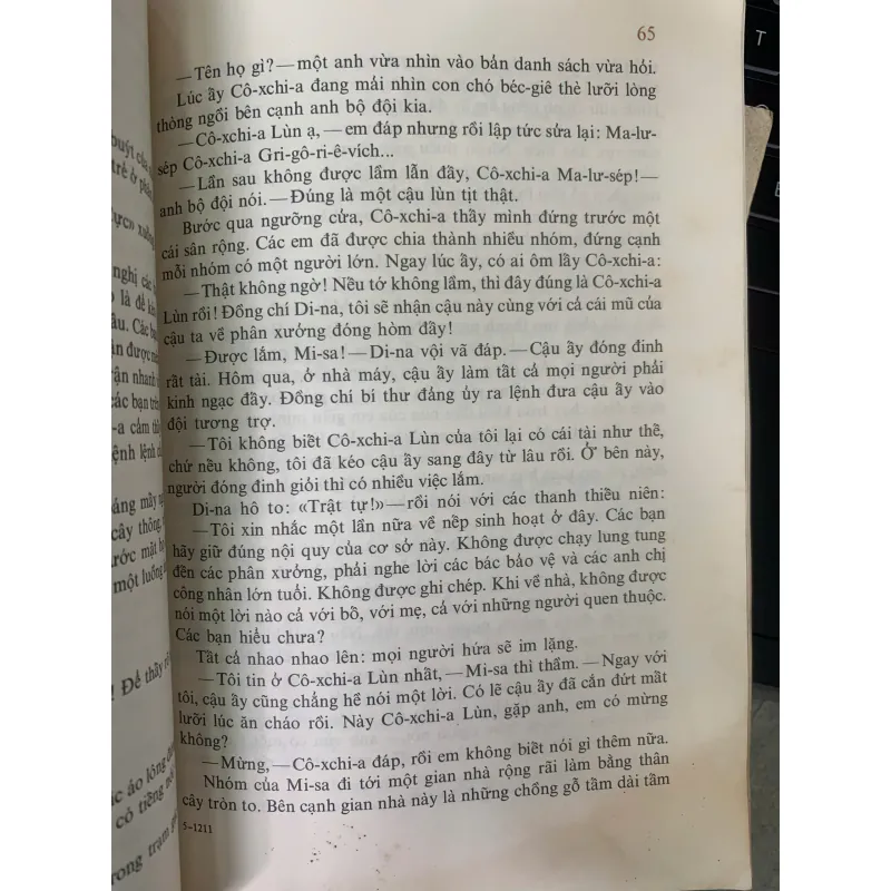 CÔ-XCHI-A LÙN TÁC GIẢ: I-Ô-XÍP LÍCH-XTA-NỐP 1000394