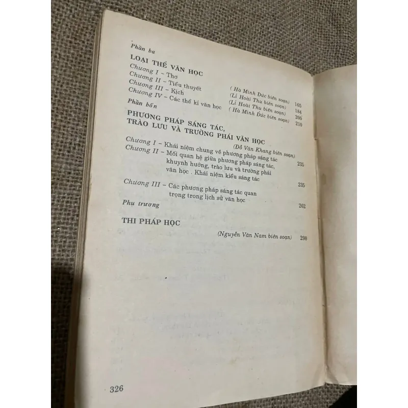 Lý luận văn học -hơn 300 trang  999402