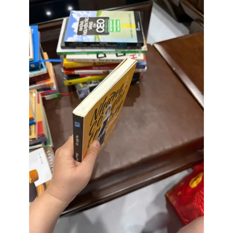 NHỮNG CÔ GÁI TRONG THÀNH PHỐ – Hạ Bất Lục - K4 1021954