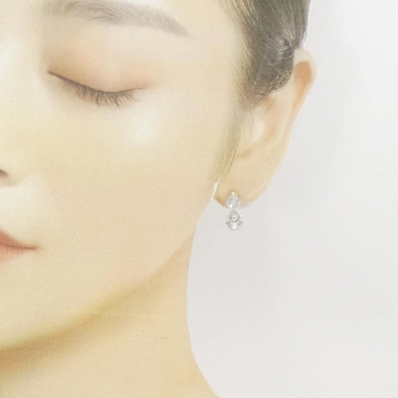 Bông tai/khuyên tai kim cương PT900/K18WG hình hoa 0.40CT - Hàng hiệu Chính hãng 869006