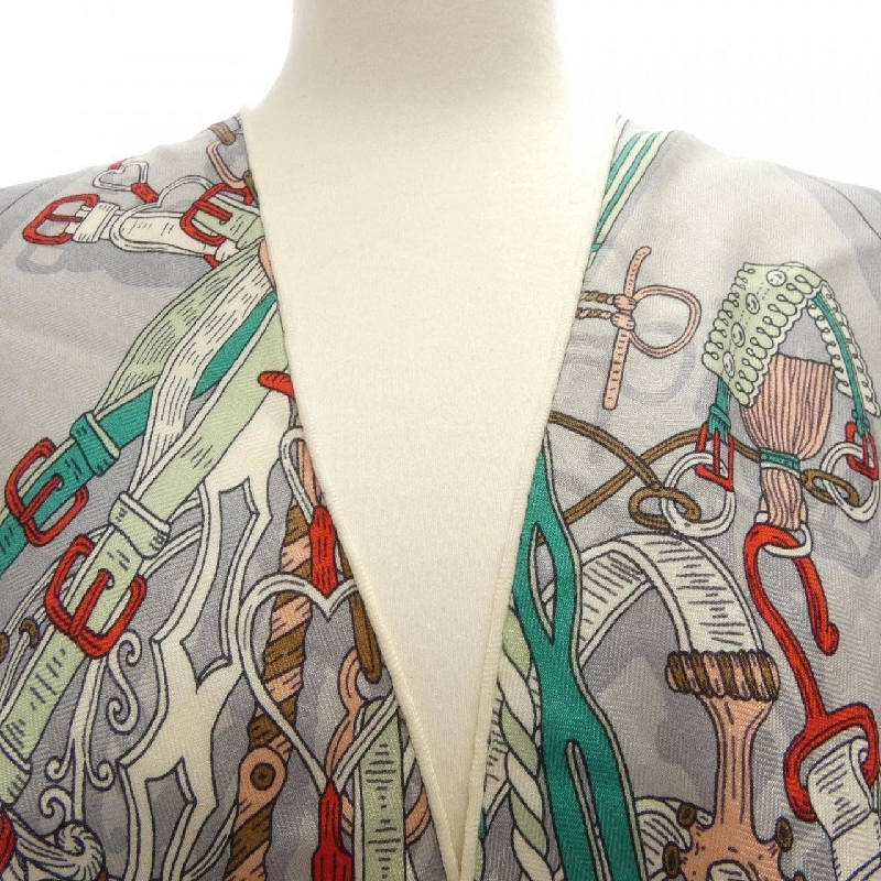 Khăn choàng HERMES Triangle Jean - Hàng hiệu Chính hãng 832226