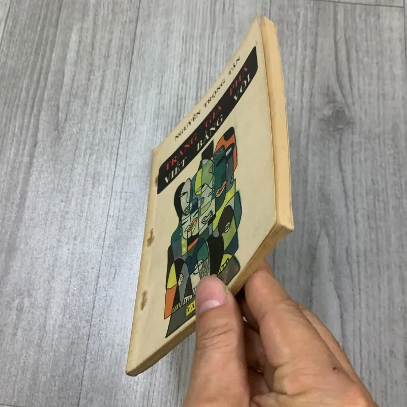 Trang gia phả viết bằng vôi - nguyễn trọng tân. Có chữ ký tặng. 10a3 1026345