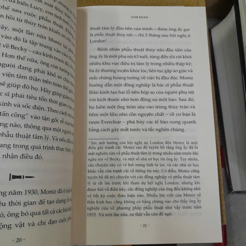 PHÍA SAU TỘI ÁC NHÂN DANH KHOA HỌC - SAM KEAN 739790